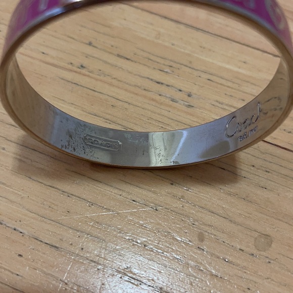 {Coach} Poppy Bangle Bracelet - Picture 4 of 5
